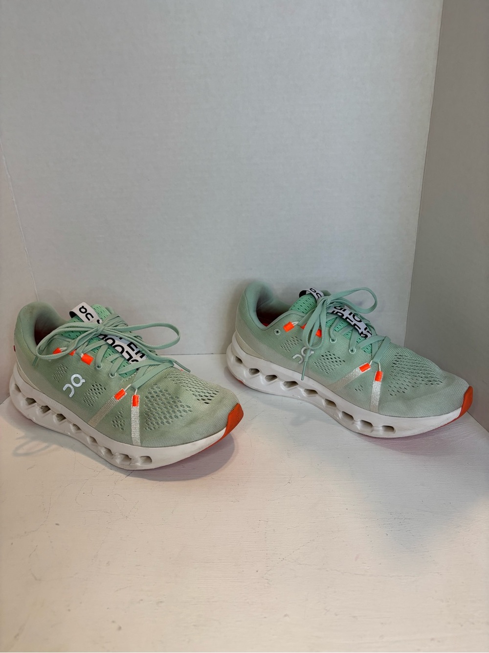 On Cloud Cloudsurfer women’s athletic shoes size W9.5